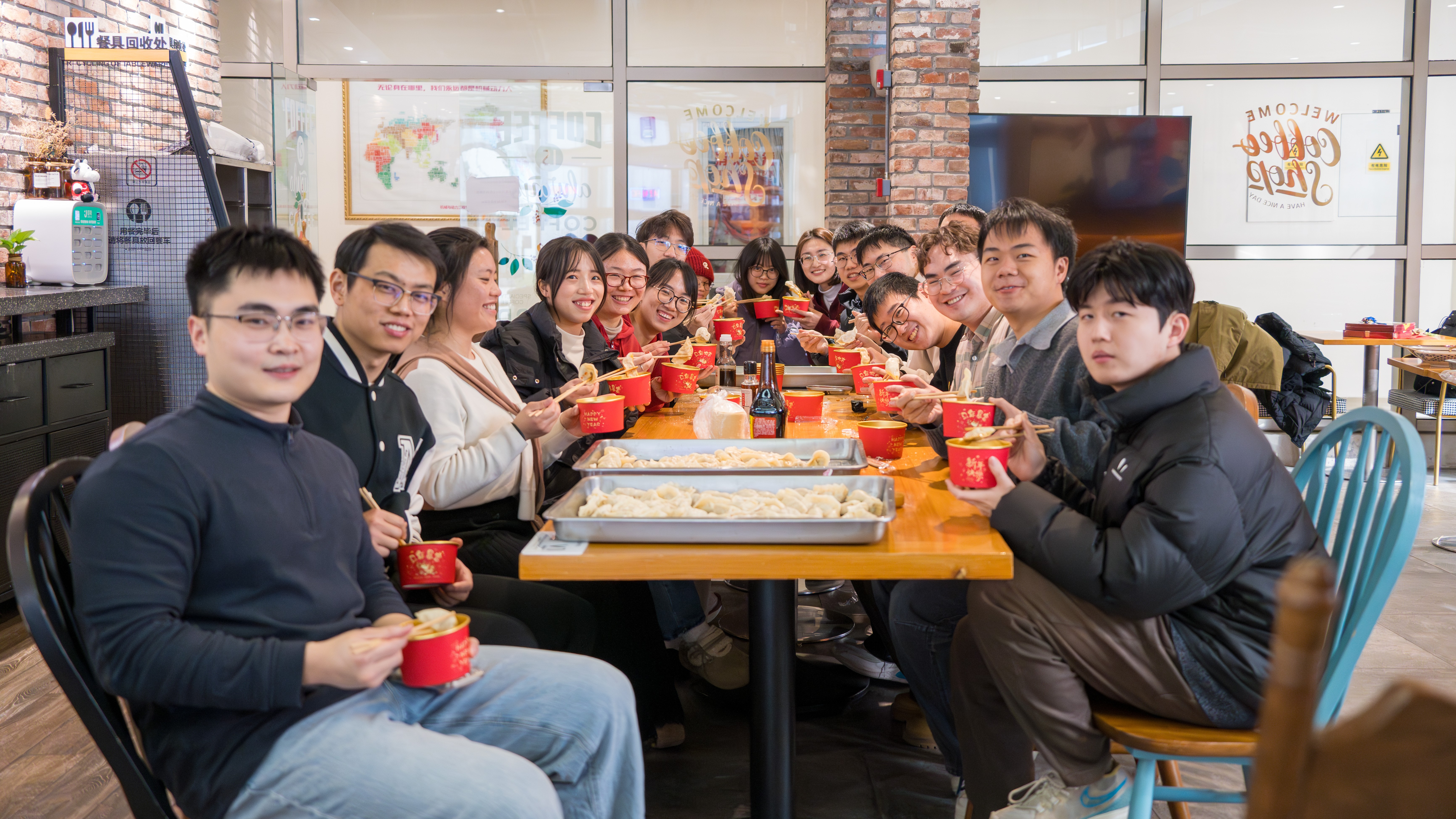 1772439786174013.jpg 合影1.jpg