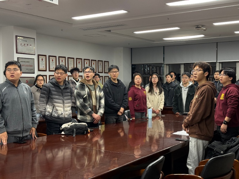 图1 全体奏唱国歌_resized.jpg