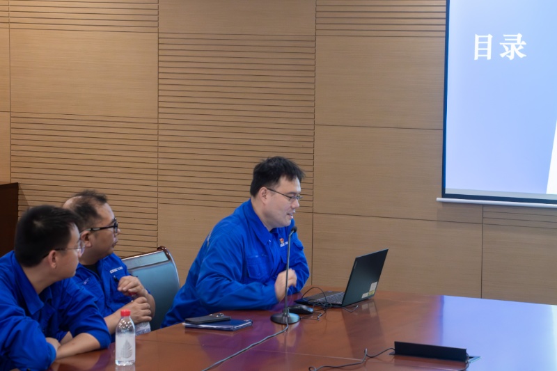 图5 周俊介绍江南造船党建_resized.jpg