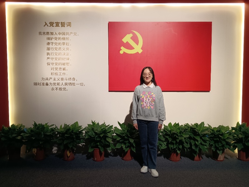 陈芷荟-生活照2_resized.jpg